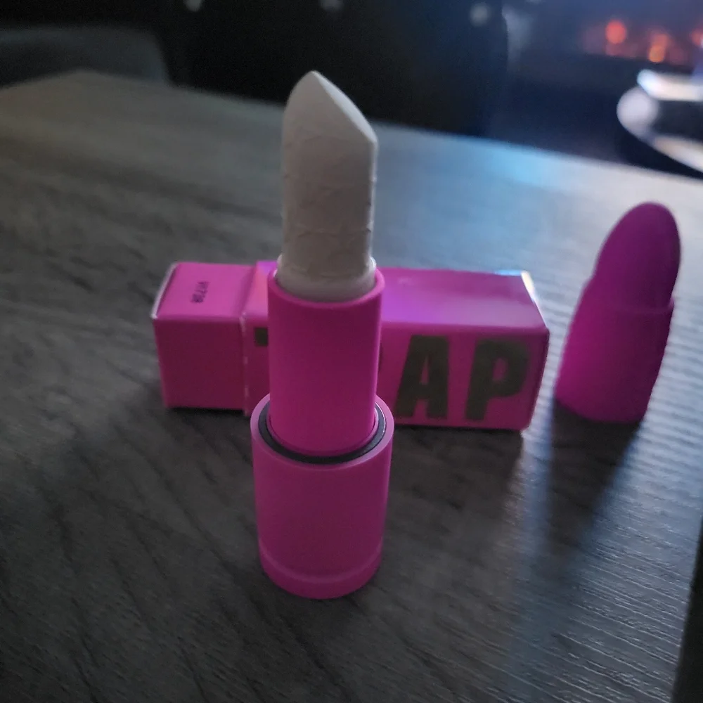 Jeffery Star trap lip stick